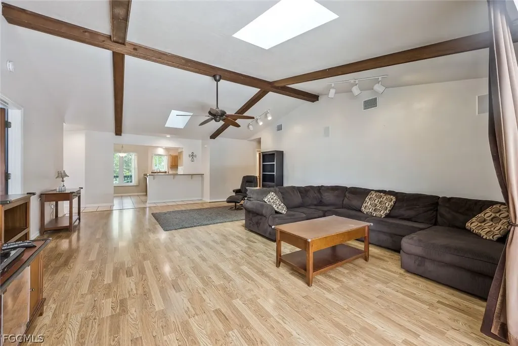 432 SE 17th Street Cape Coral FL 33990
