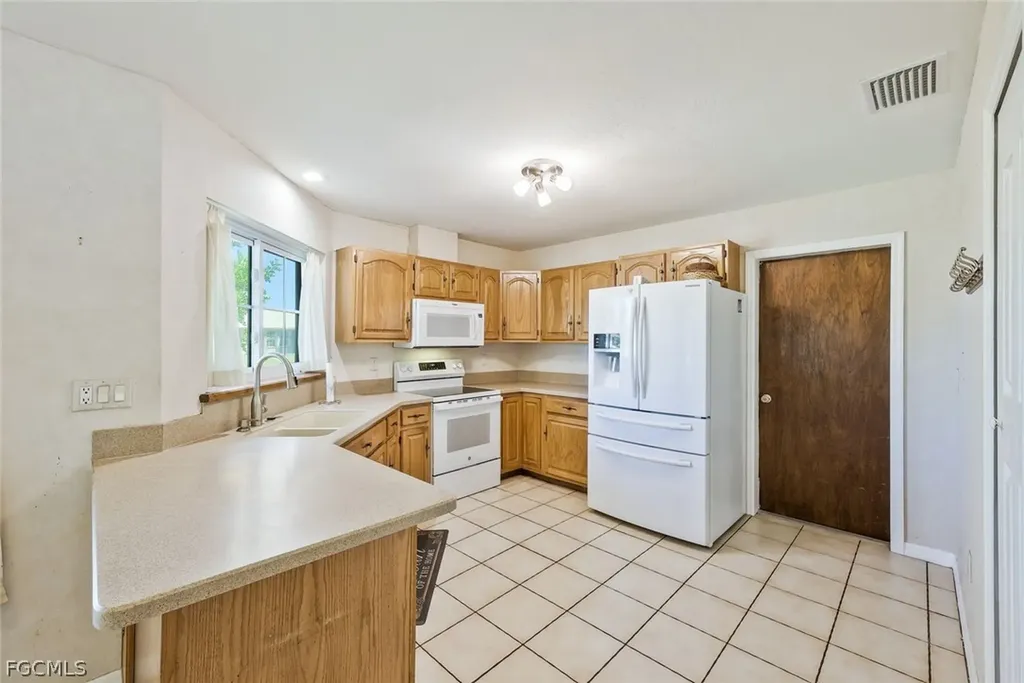 432 SE 17th Street Cape Coral FL 33990