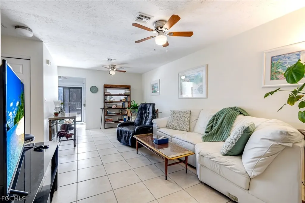 1410/ 1412 SE 8th Avenue Cape Coral FL 33990