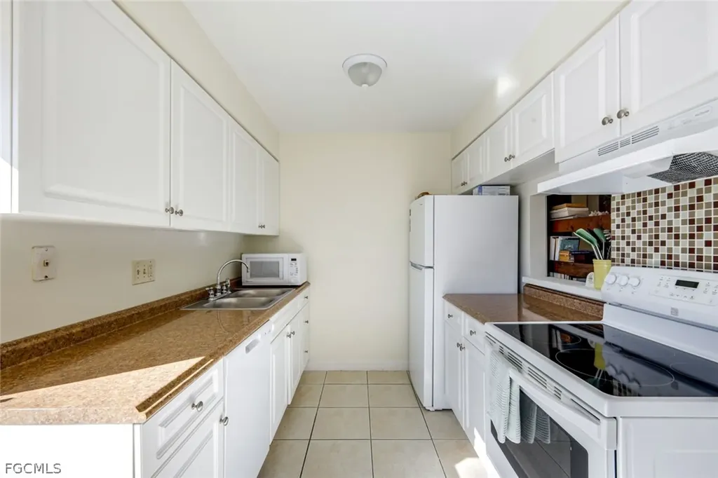 1410/ 1412 SE 8th Avenue Cape Coral FL 33990