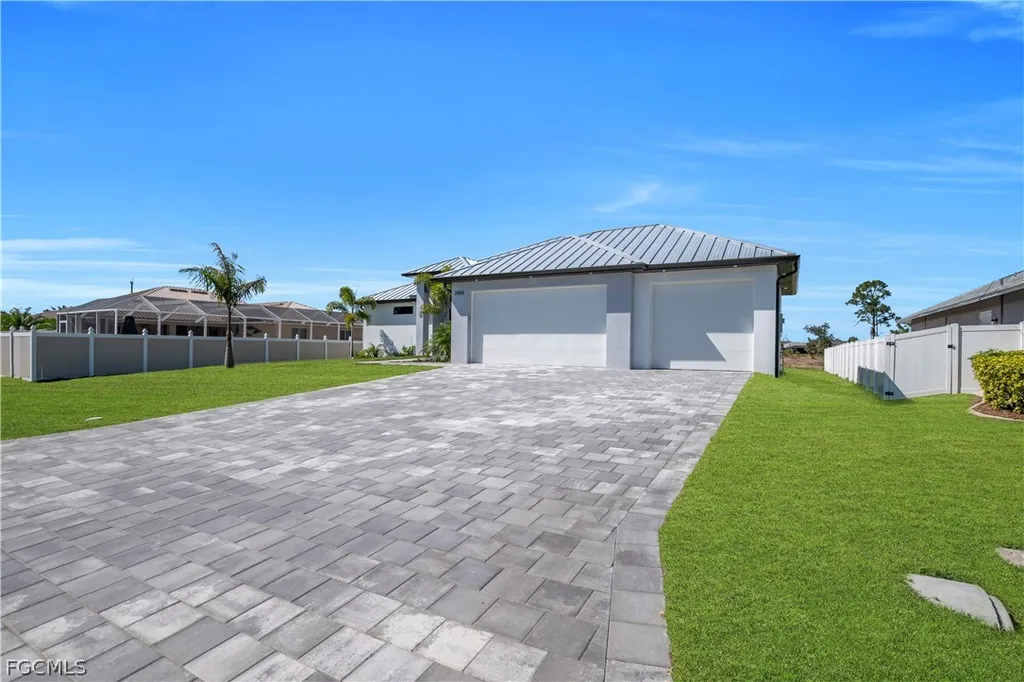 2858 SW 25th Place Cape Coral FL 33914