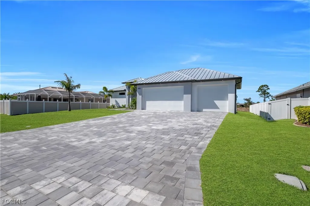 2858 SW 25th Place Cape Coral FL 33914