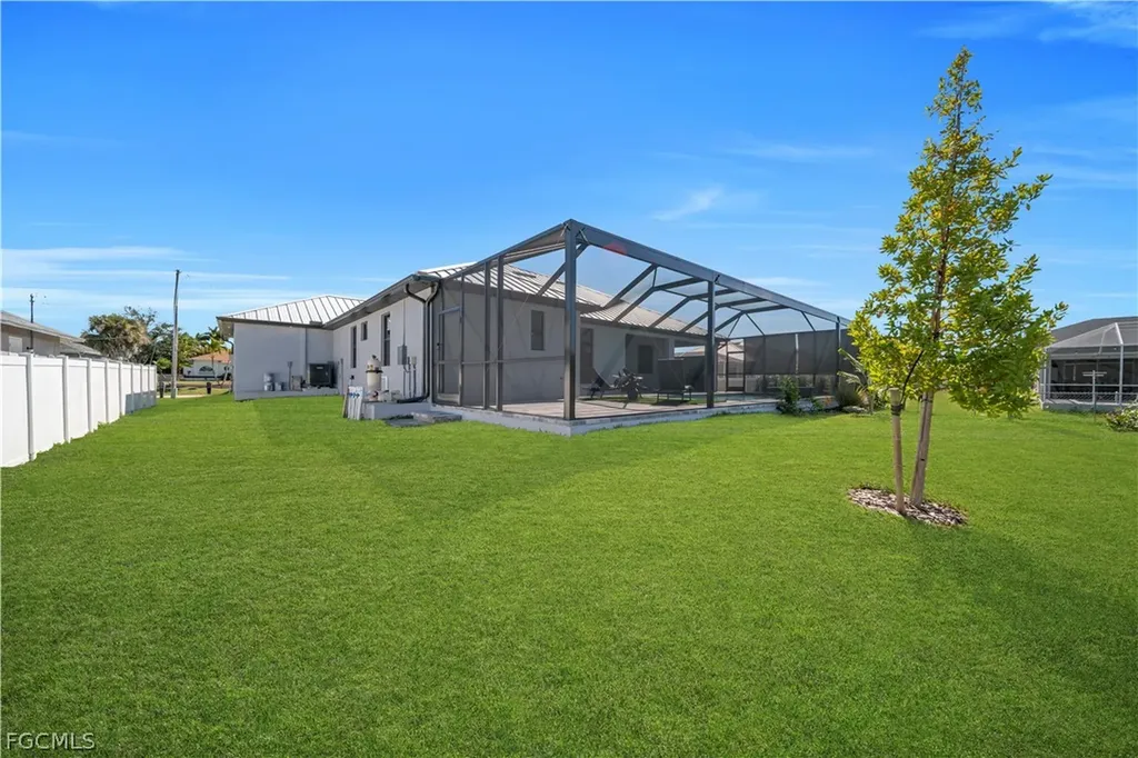 2858 SW 25th Place Cape Coral FL 33914