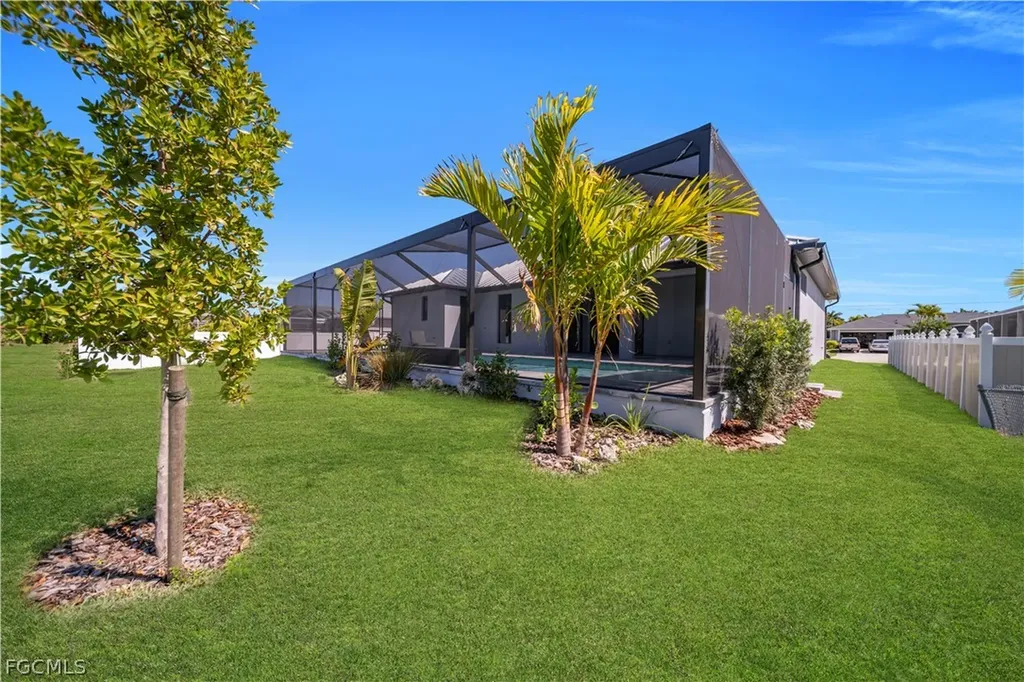 2858 SW 25th Place Cape Coral FL 33914