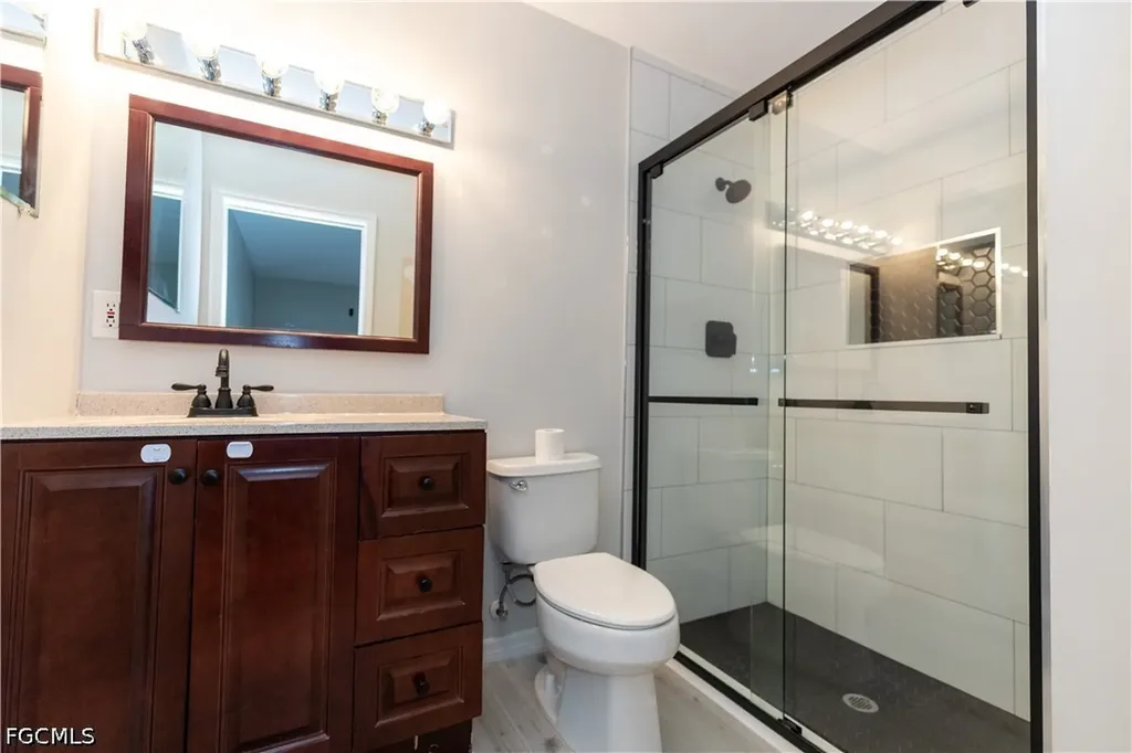 417 SE 21st Terrace Cape Coral FL 33990