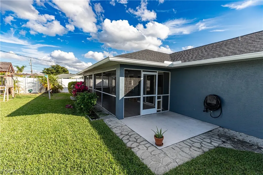 417 SE 21st Terrace Cape Coral FL 33990