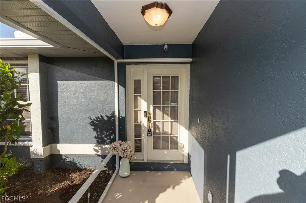 417 SE 21st Terrace Cape Coral FL 33990