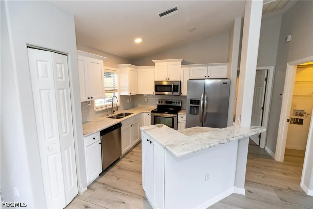 417 SE 21st Terrace Cape Coral FL 33990