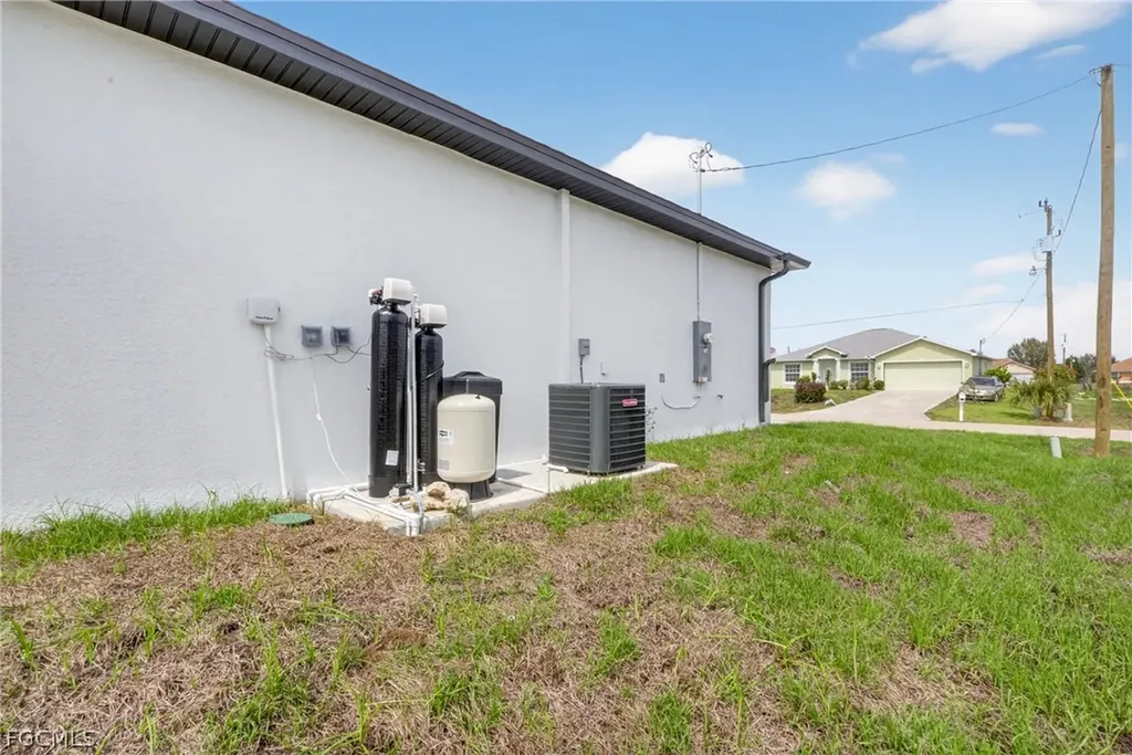 4105 10th Street W Lehigh Acres FL 33971
