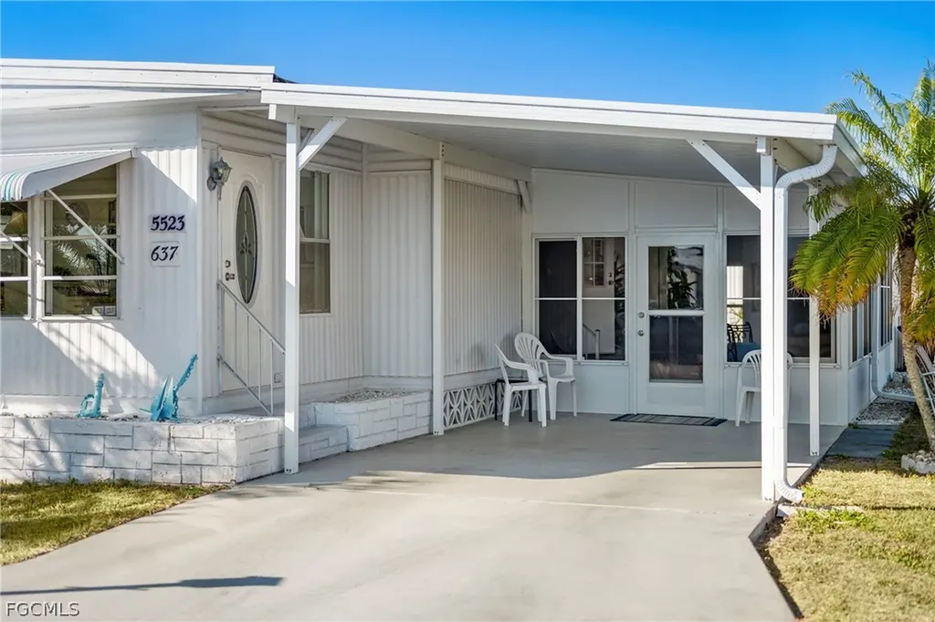 5523 Salem Lane North Fort Myers FL 33917