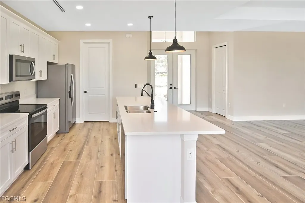 1406 NW 19th Street Cape Coral FL 33993