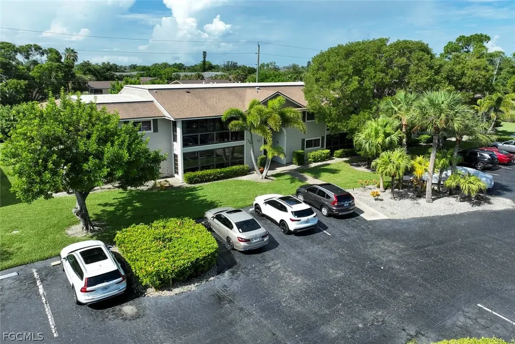 8121 S Woods Circle Fort Myers FL 33919