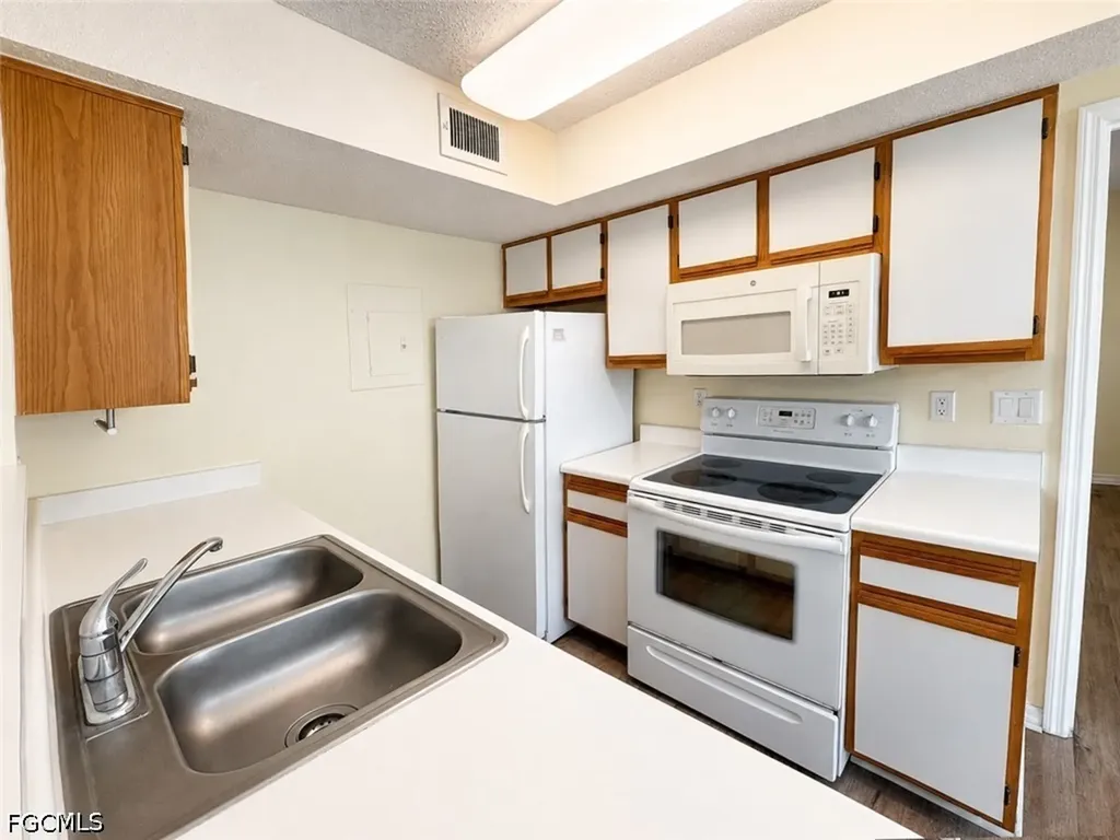 12591 Equestrian Circle Fort Myers FL 33907