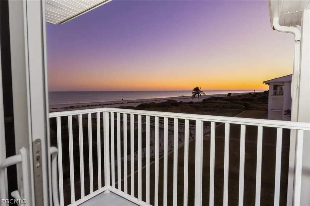 1341 Middle Gulf Drive Sanibel FL 33957