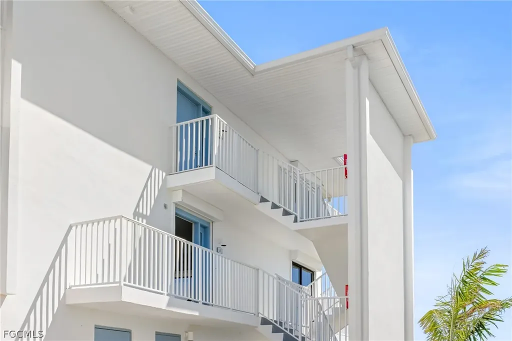 1341 Middle Gulf Drive Sanibel FL 33957