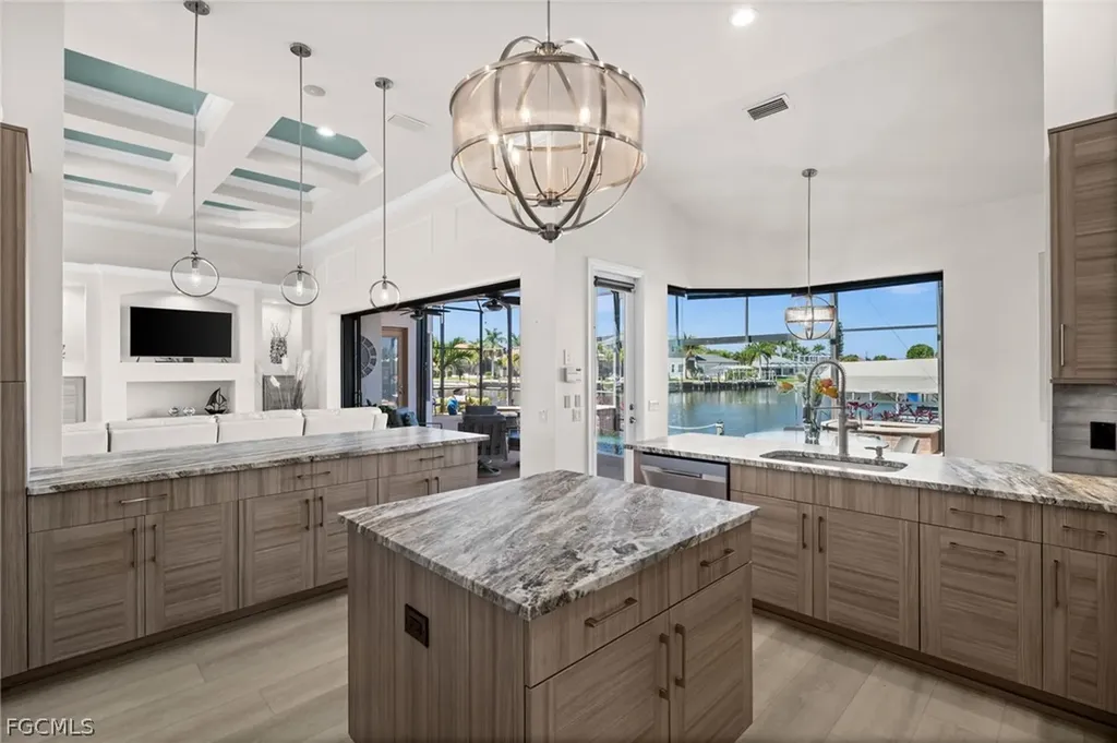 5205 Tamiami Court Cape Coral FL 33904