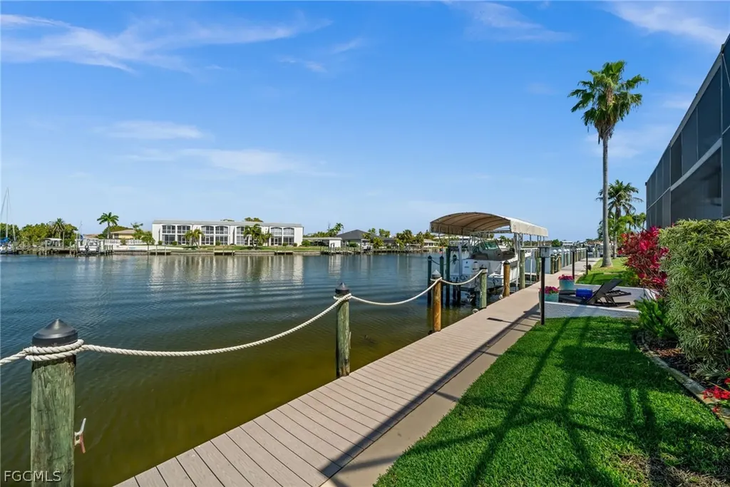 5205 Tamiami Court Cape Coral FL 33904