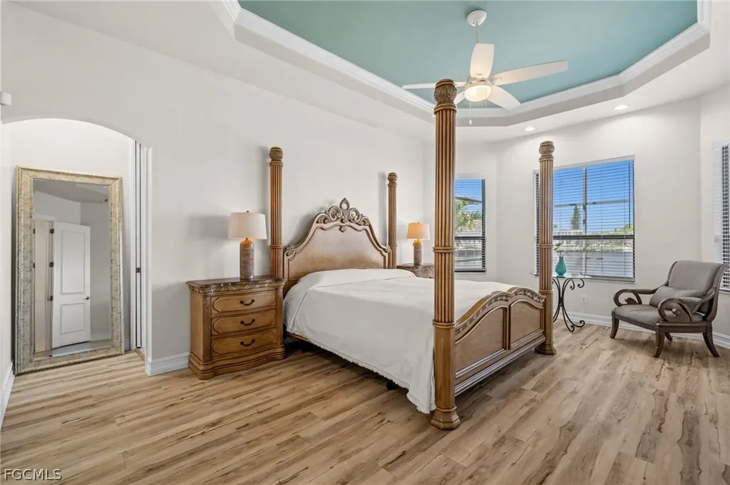 5205 Tamiami Court Cape Coral FL 33904