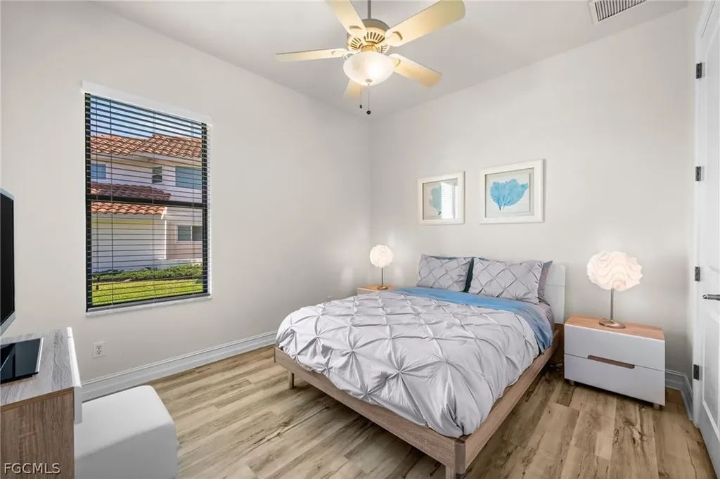 5205 Tamiami Court Cape Coral FL 33904