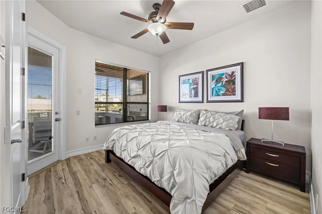 5205 Tamiami Court Cape Coral FL 33904