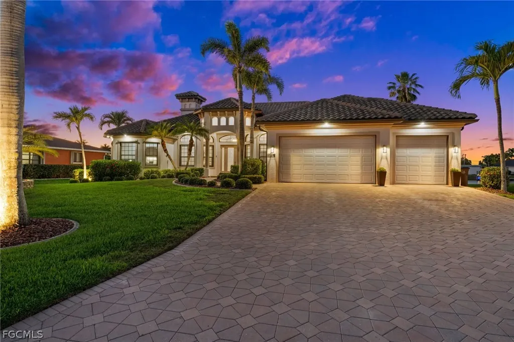 5205 Tamiami Court Cape Coral FL 33904