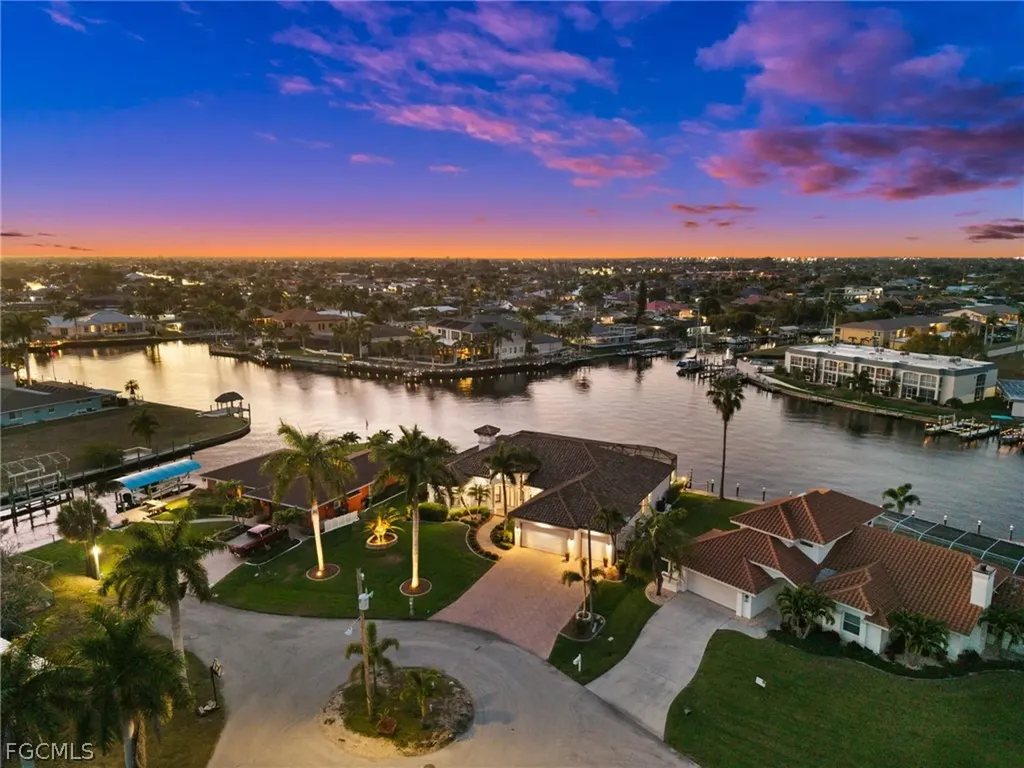 5205 Tamiami Court Cape Coral FL 33904