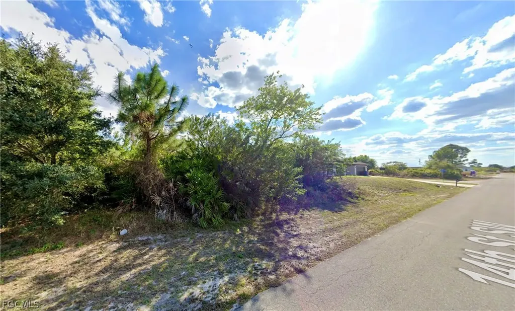 3903 14th Street SW Lehigh Acres FL 33976