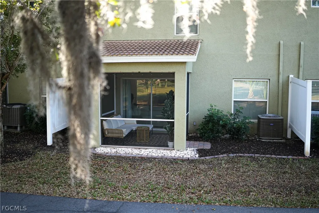 12109 Palm Cove Street Fort Myers FL 33913