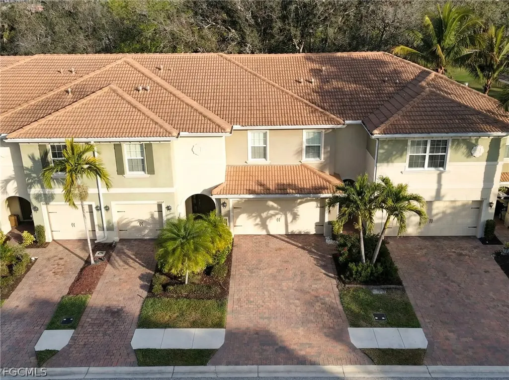 12109 Palm Cove Street Fort Myers FL 33913