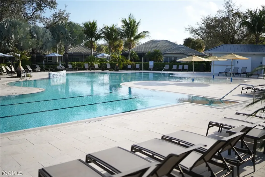 12109 Palm Cove Street Fort Myers FL 33913
