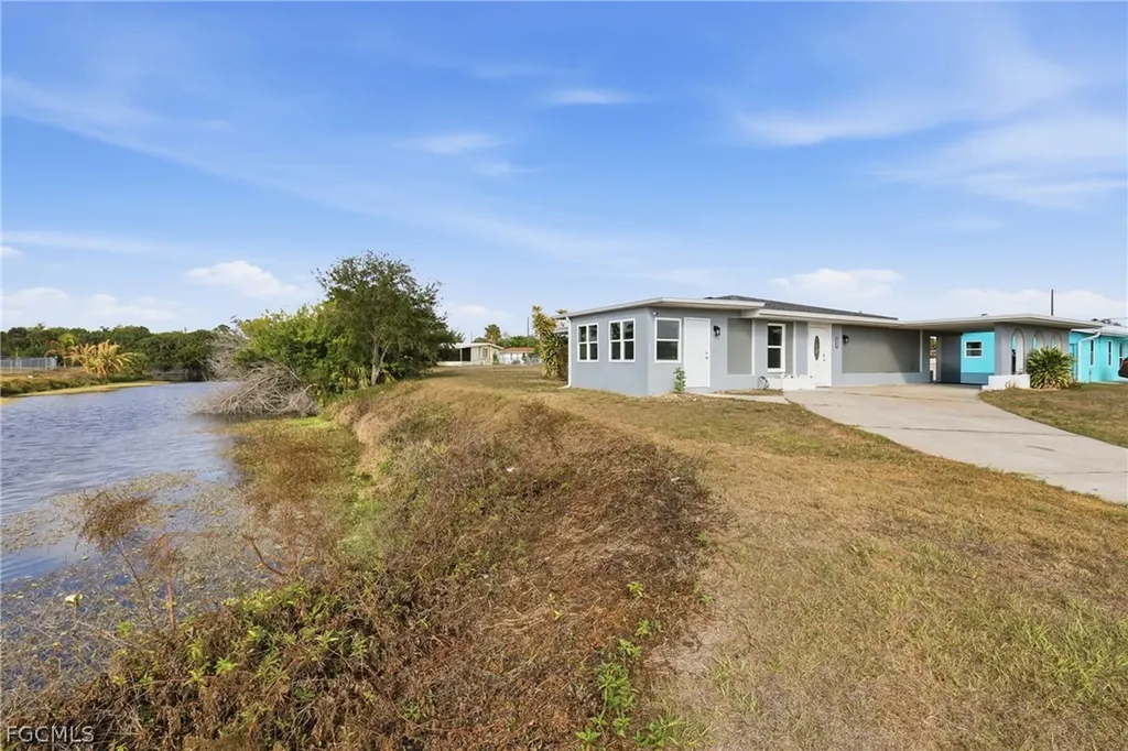 1621 Sheehan Boulevard Port Charlotte FL 33952