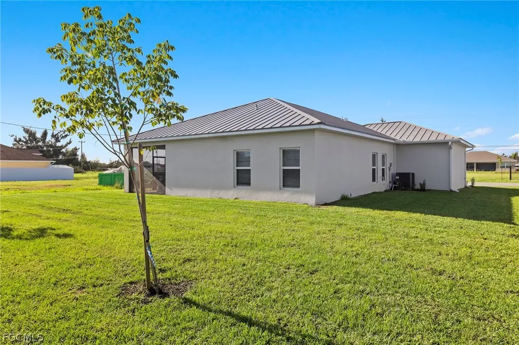 112 Wilmington Parkway Cape Coral FL 33993