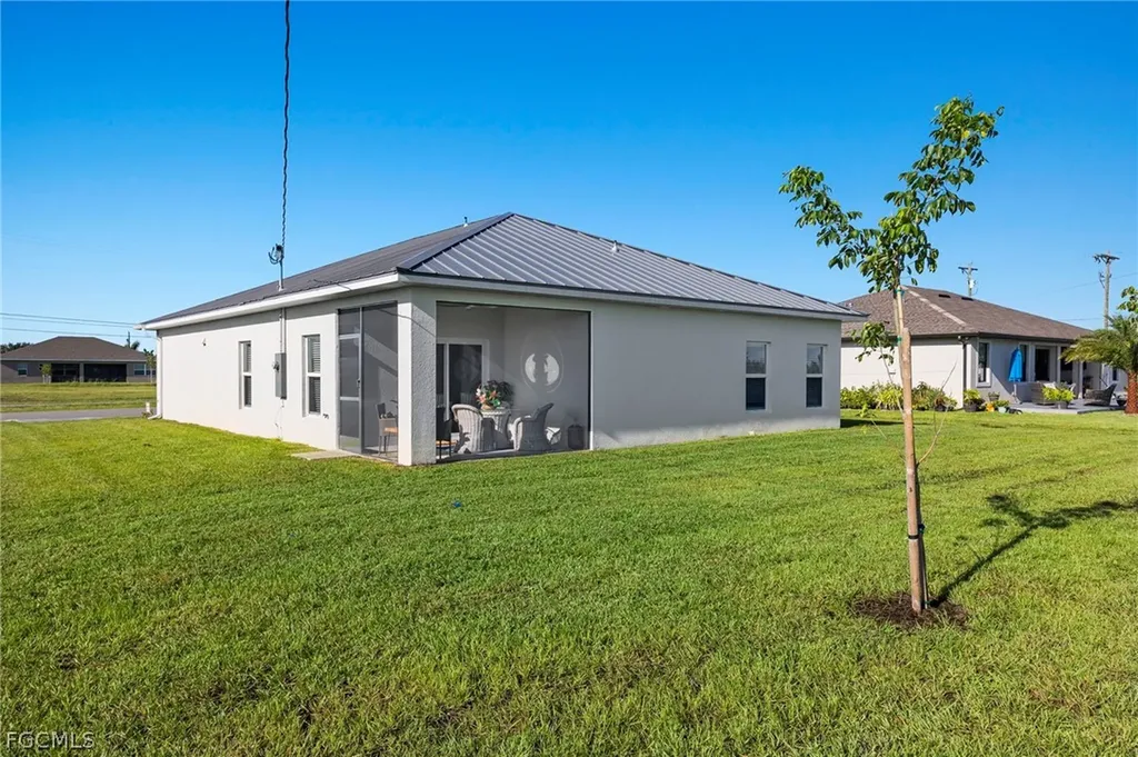 112 Wilmington Parkway Cape Coral FL 33993