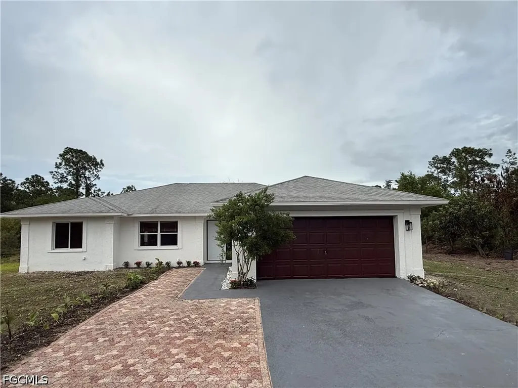 1371 14th Avenue NE Naples FL 34120
