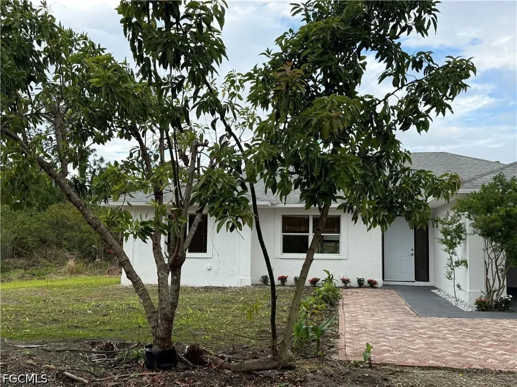 1371 14th Avenue NE Naples FL 34120