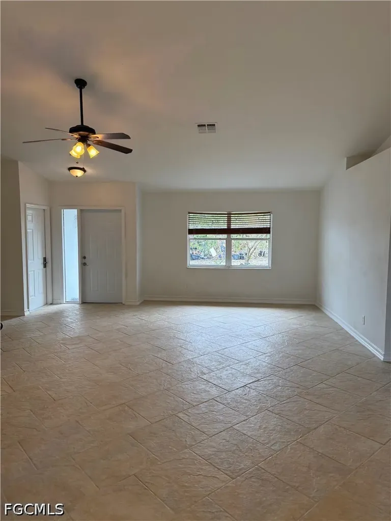 1371 14th Avenue NE Naples FL 34120