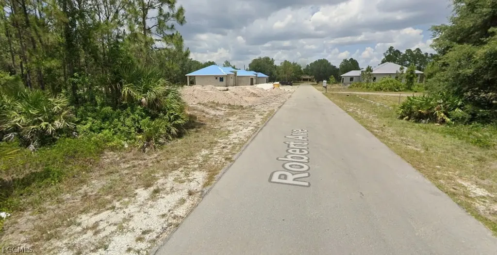 2215 Robert Avenue Alva FL 33920