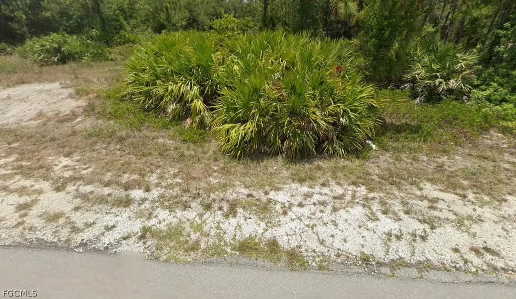 2215 Robert Avenue Alva FL 33920