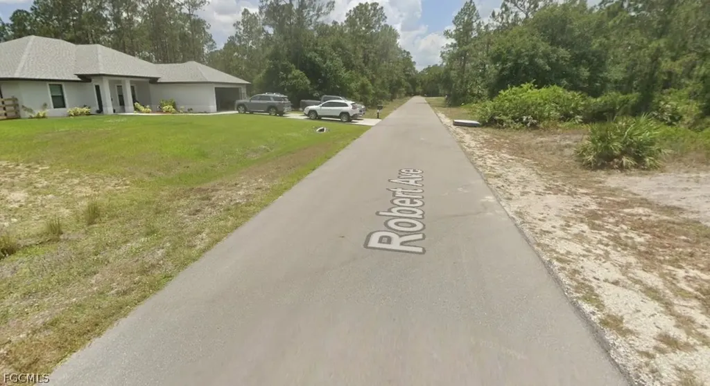 2215 Robert Avenue Alva FL 33920