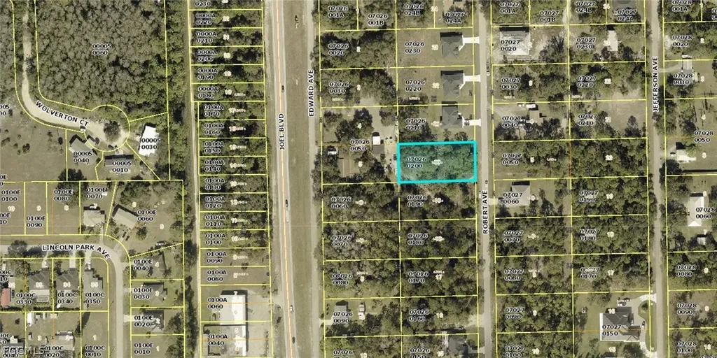 2215 Robert Avenue Alva FL 33920