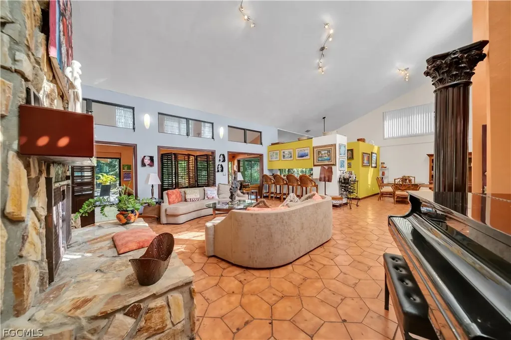 184 W Mariana Avenue North Fort Myers FL 33903
