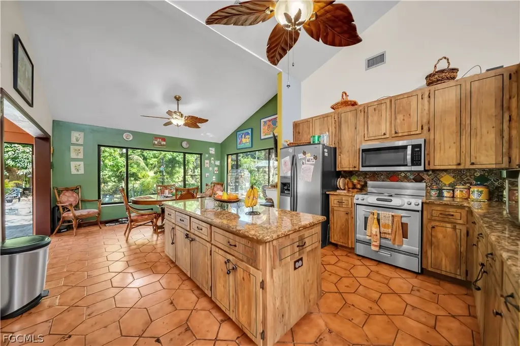 184 W Mariana Avenue North Fort Myers FL 33903