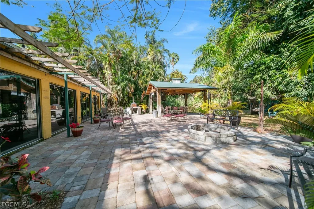 184 W Mariana Avenue North Fort Myers FL 33903