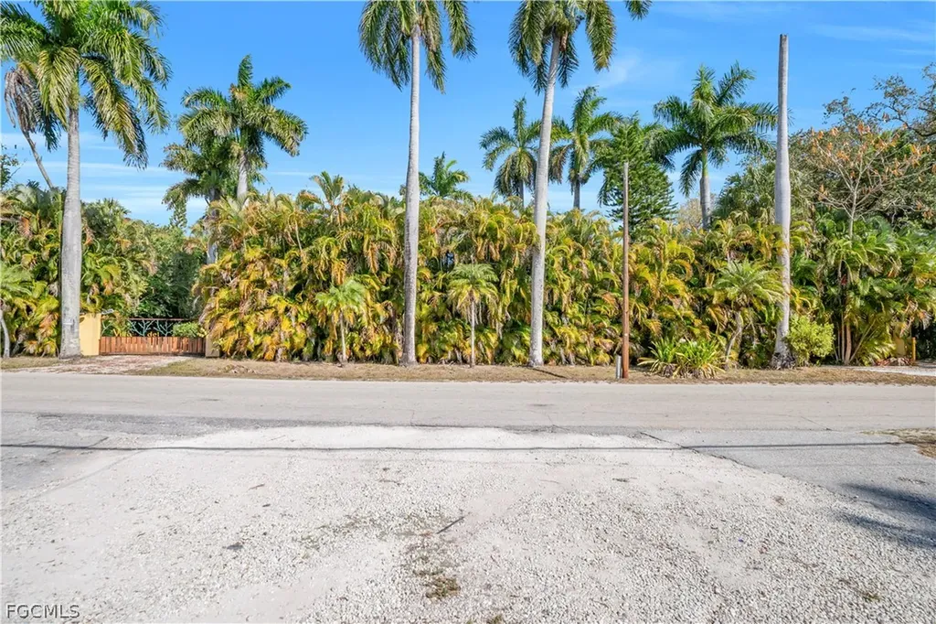 184 W Mariana Avenue North Fort Myers FL 33903