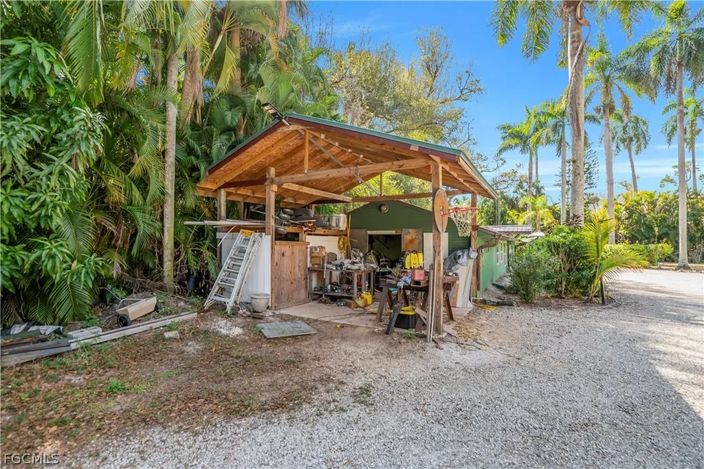 184 W Mariana Avenue North Fort Myers FL 33903