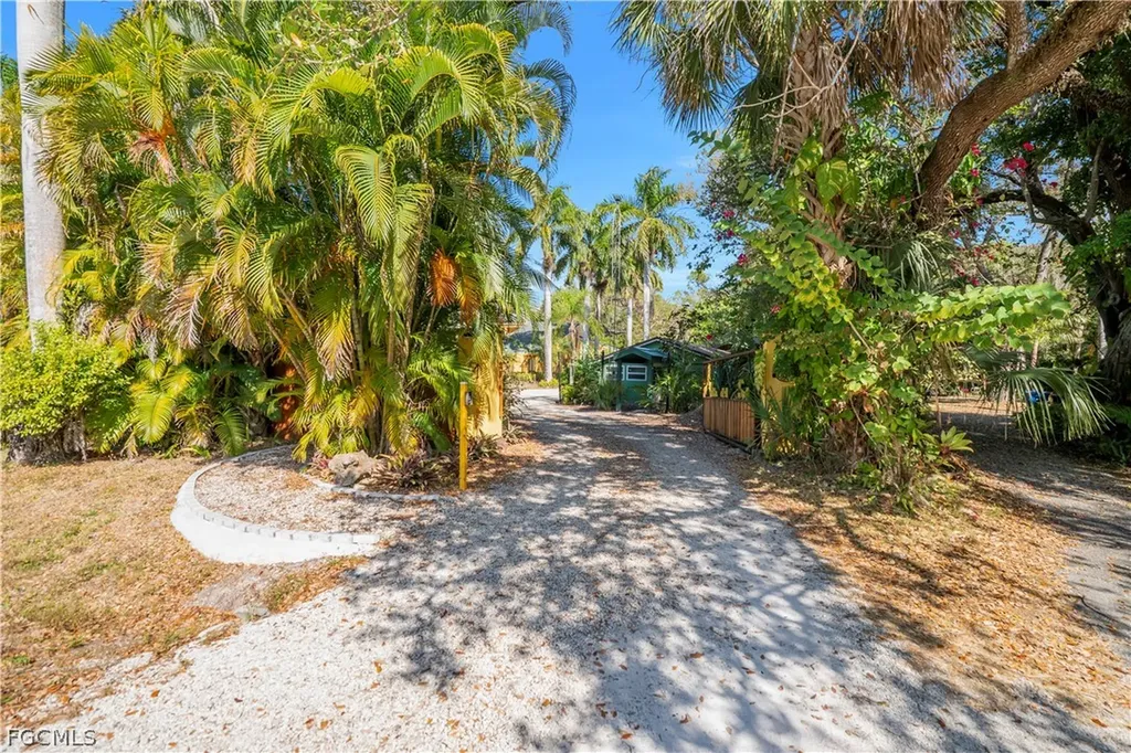 184 W Mariana Avenue North Fort Myers FL 33903