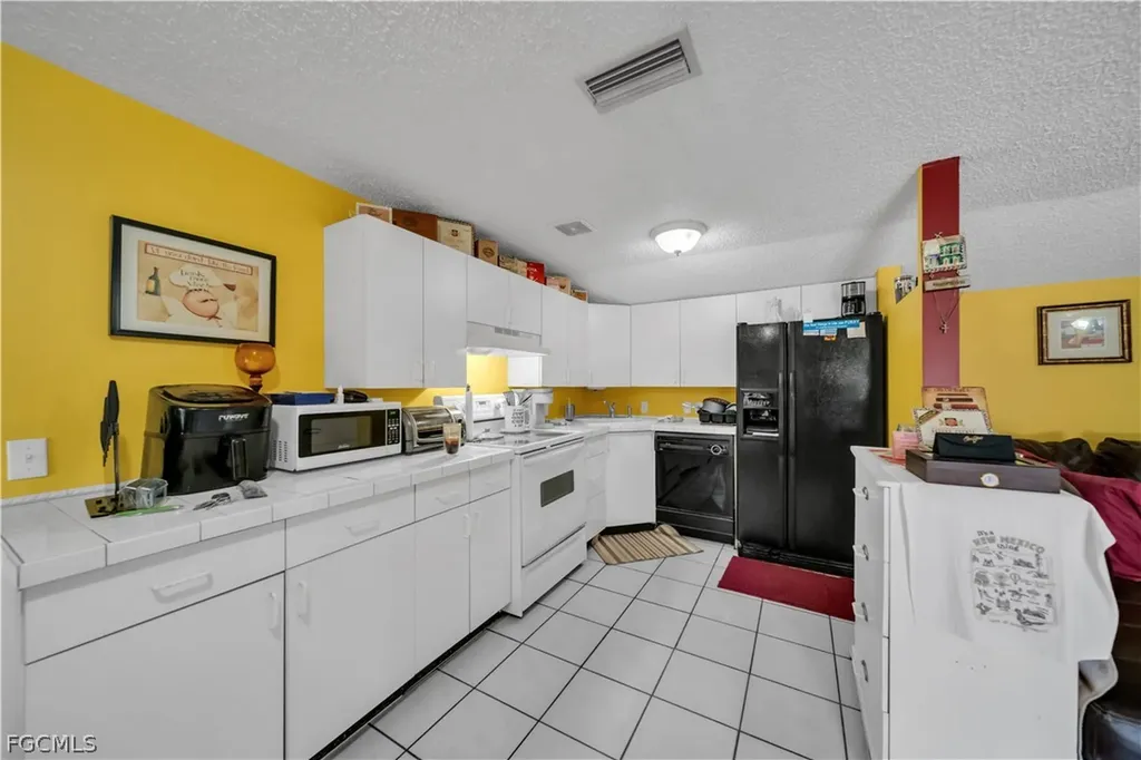 184 W Mariana Avenue North Fort Myers FL 33903