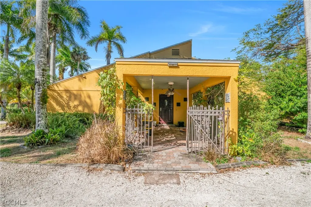 184 W Mariana Avenue North Fort Myers FL 33903