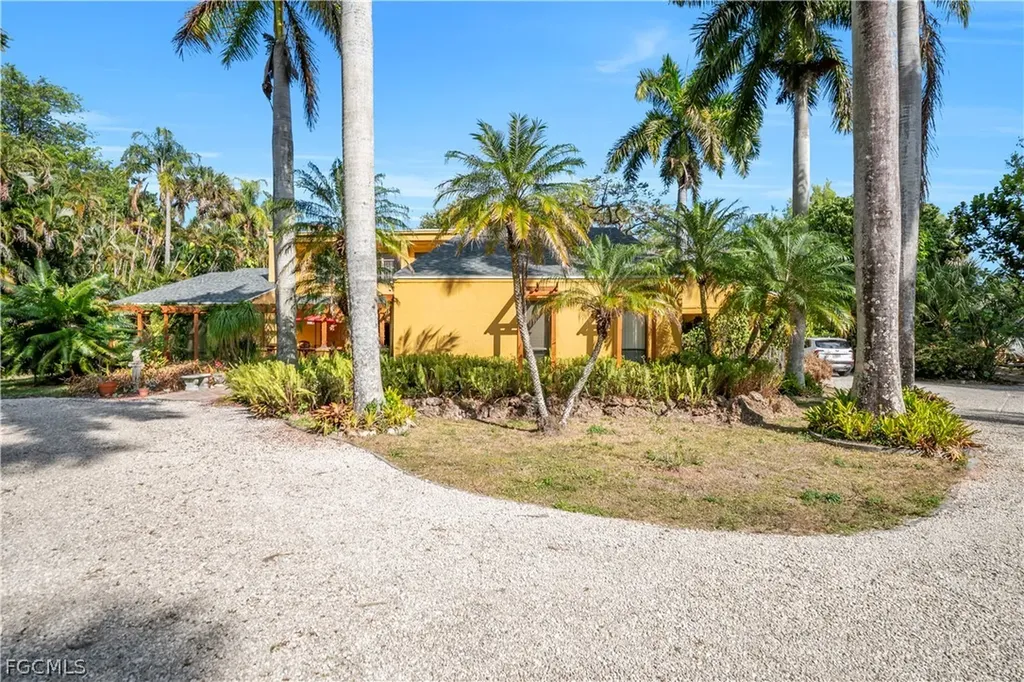 184 W Mariana Avenue North Fort Myers FL 33903