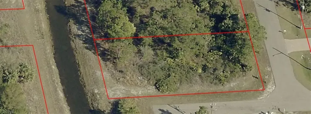 4601 Laura Avenue N Lehigh Acres FL 33971